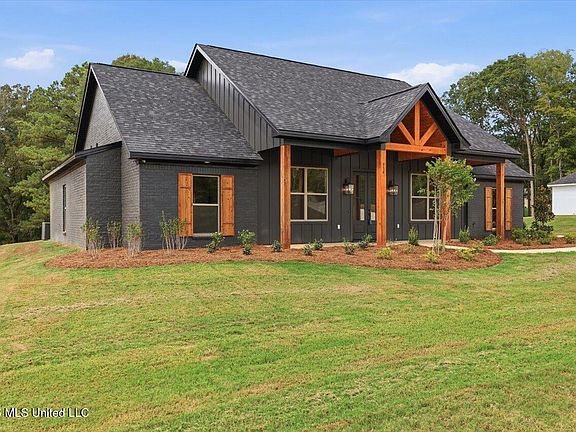 3rd image of 934 Mullican Rd