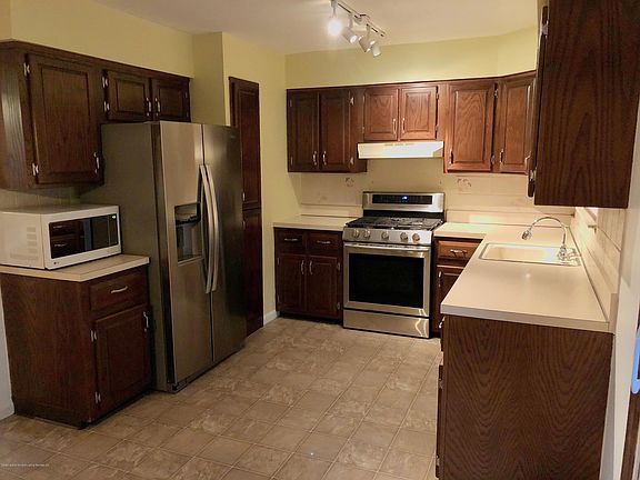 3rd image of 809 Stafford Ave