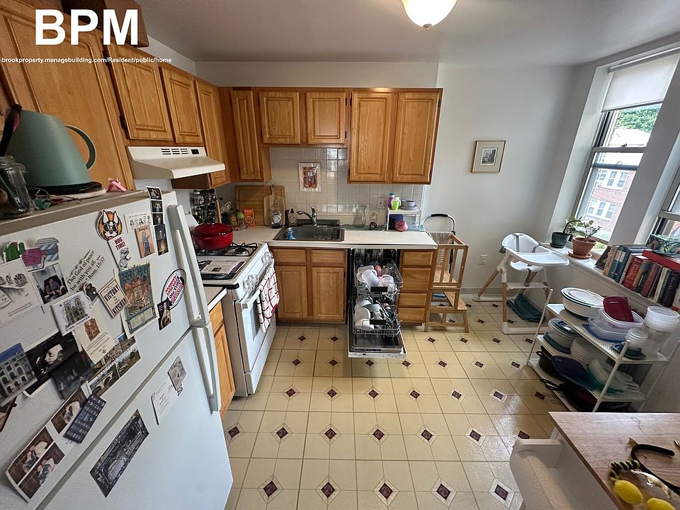1st image of 28 Colborne Rd #12