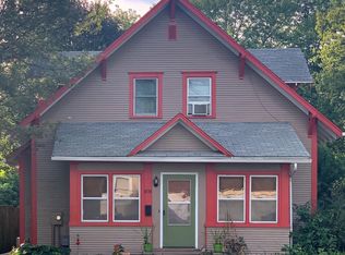 803 W 3rd St, Pella, IA 50219