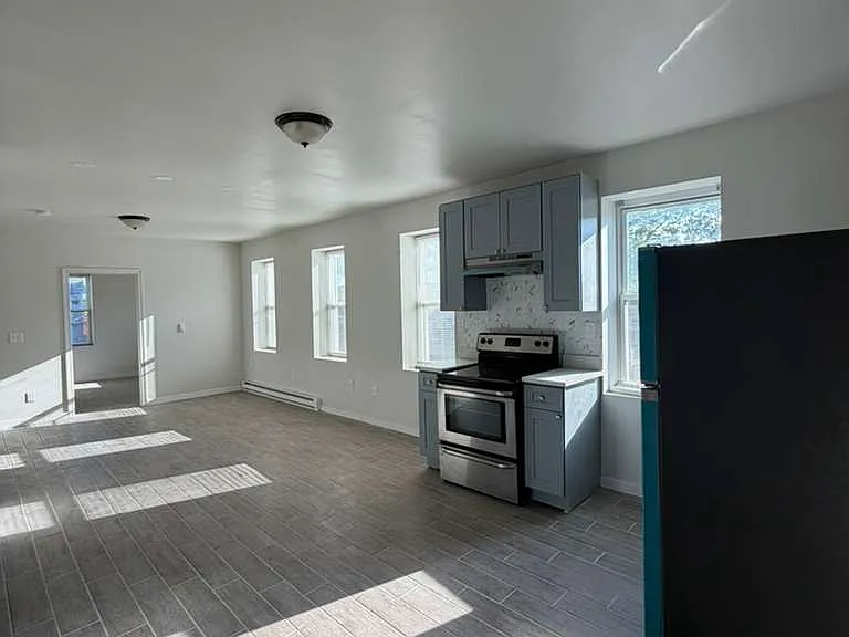 10 Union St #O2 — Photo 1