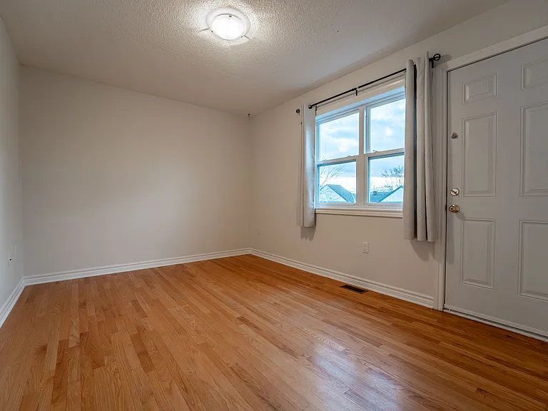 570 Chapel St — Photo 16