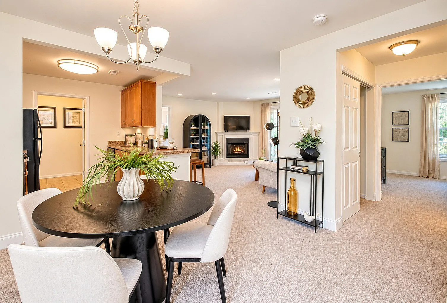 Walnut Crossing Apartments — Photo 4