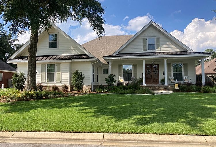Farmhouse, pool & porches