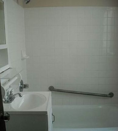 5th image of 3626 Tamarack Ave