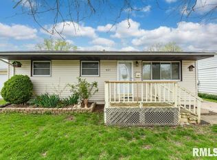 421 Capri St, Pekin, IL 61554