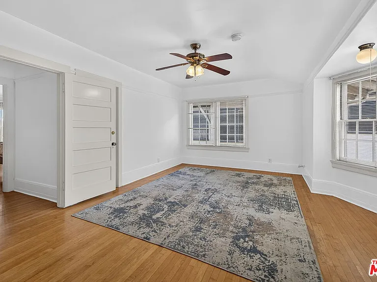 2215 W 21st St — Photo 42