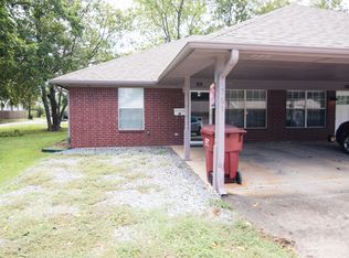 701 W 8th St, Bonham, TX 75418