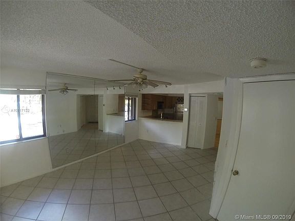 4th image of 15499 Miami Lakeway N #N