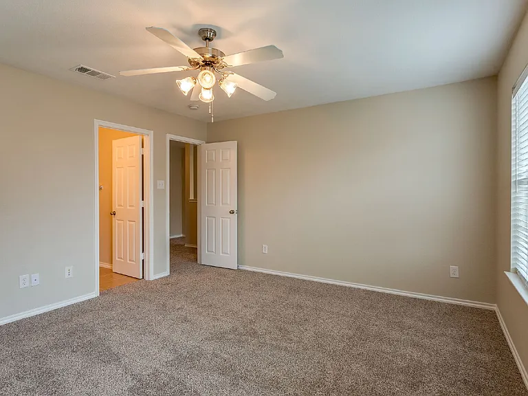 4168 Kyndra Cir — Photo 14