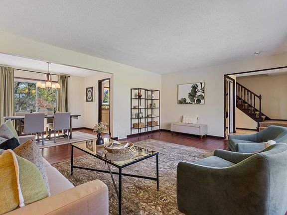 3rd image of 221 Burncrest Ct