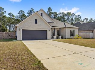 11464 Memphis Cir, Ocean Springs, MS 39564