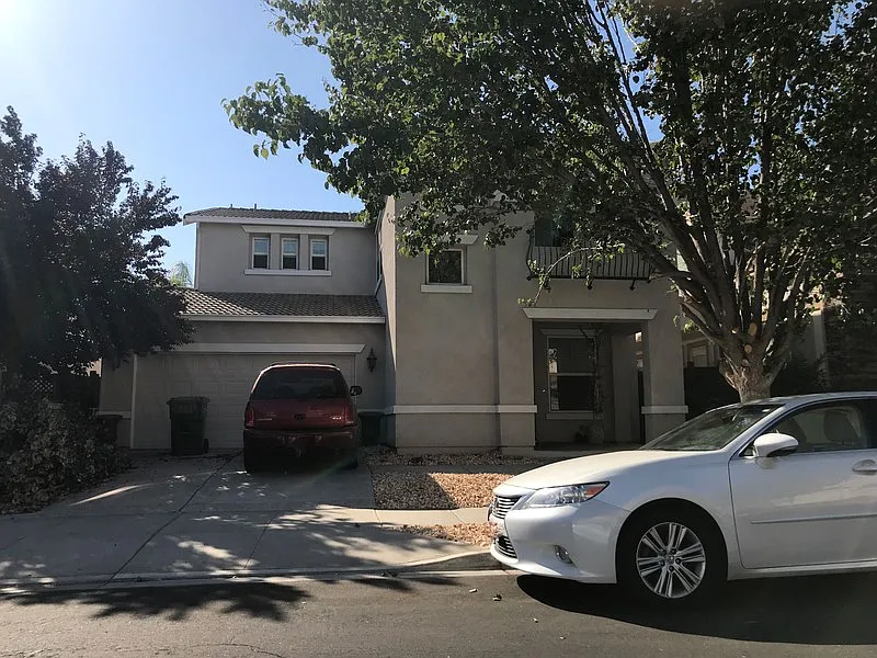 1863 White Sands St photo 1