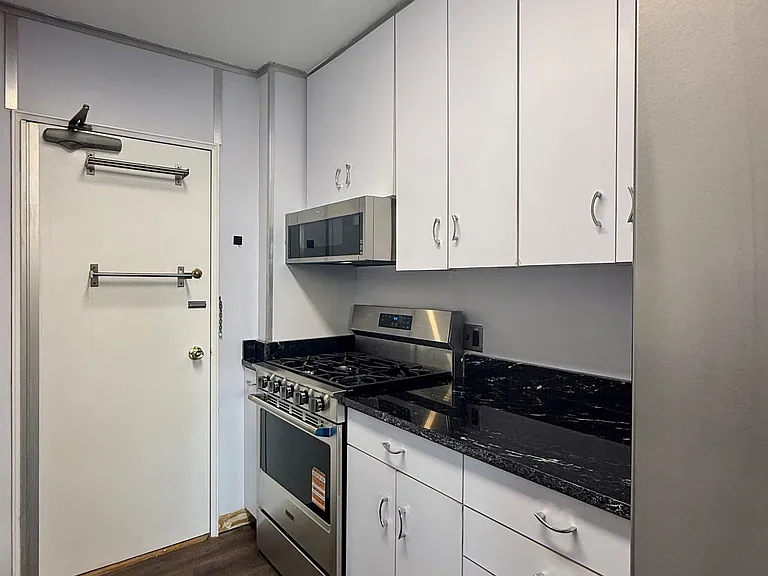 1301 N Harrison St #608 — Photo 9