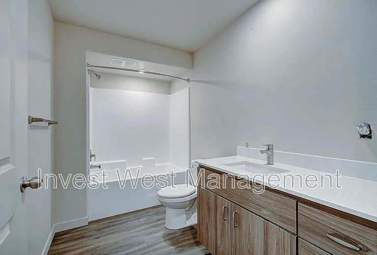 404 NE 117th Ave #101 — Photo 7