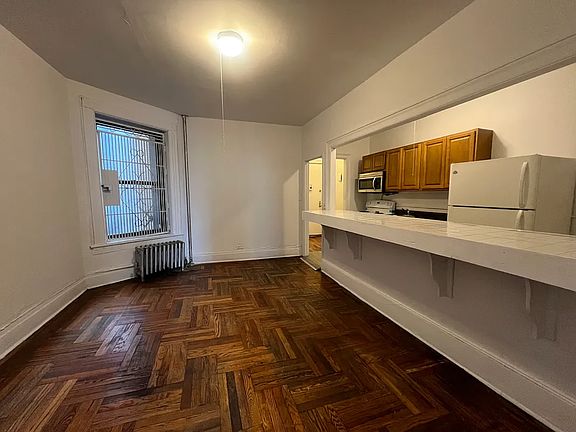 2nd image of 165 W 127th St APT 2E