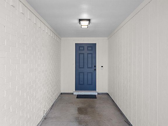 4th image of 1000 Laredo Ct