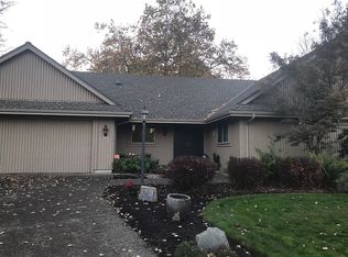 2876 Metolius Dr, Eugene, OR 97408