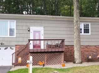 13 Fiske Trl, Hopatcong, NJ 07843