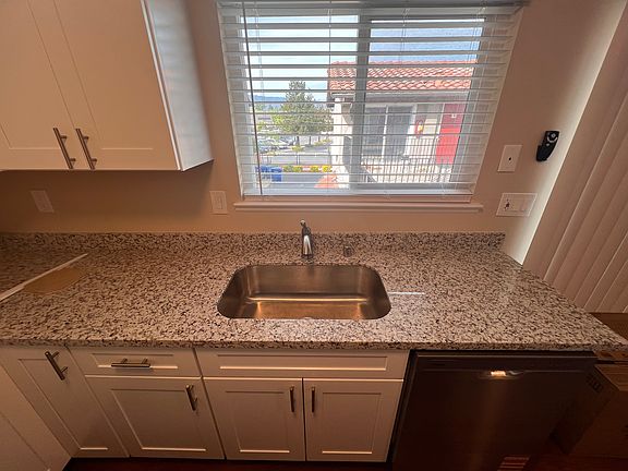 4th image of 15070 Los Gatos Almaden Rd APT 3