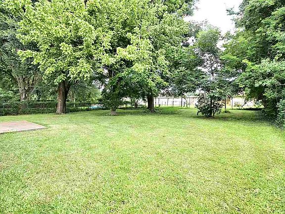 4th image of 9655 Gross St