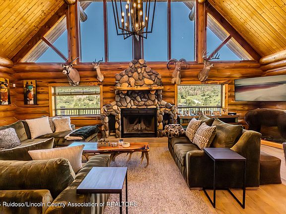 4th image of 136 Deer Valley Dr