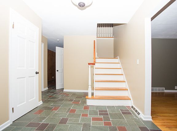 2nd image of 356 Meadowrue Ln