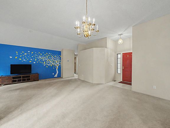 4th image of 43 Alder Ct