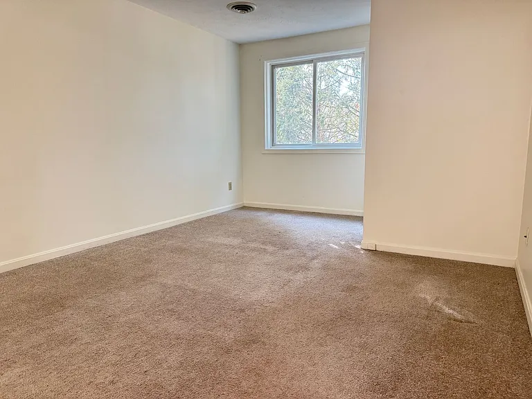 Dunns Bridge Apartments — Photo 24