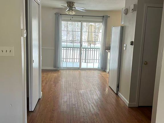 2nd image of 4 E Pine Isle Dr #E