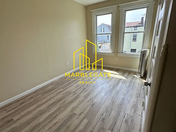 5th image of 164 S 11th St #22