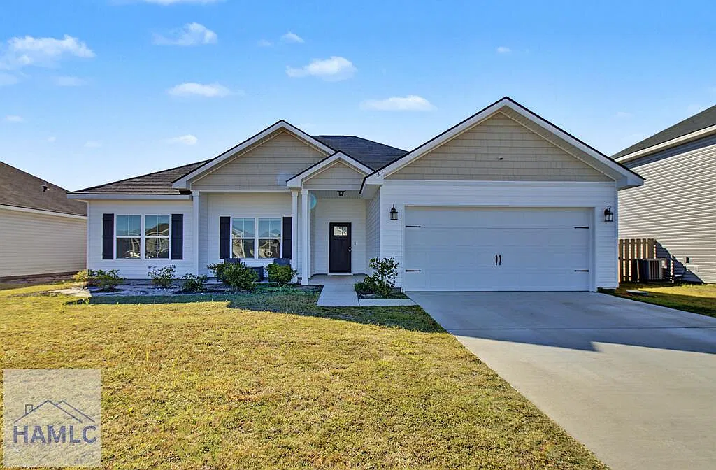 4 bed, 2.0 bath, 1685 sqft, $2,200 — Photo 1