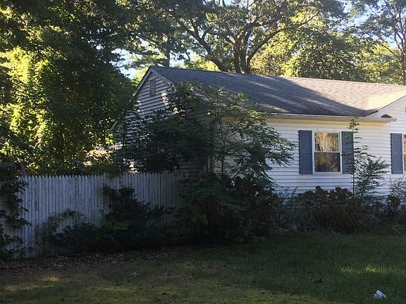 3rd image of 30 Curtis Dr