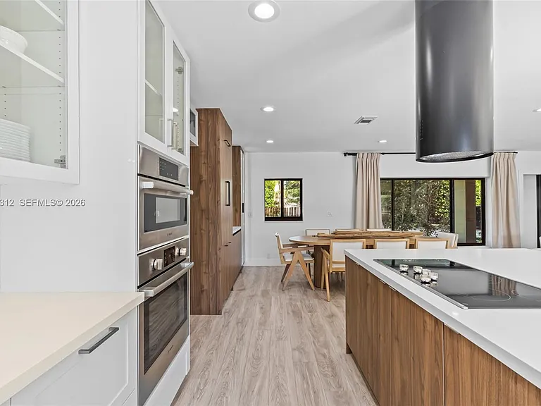 116 W 1st Ct — Photo 15