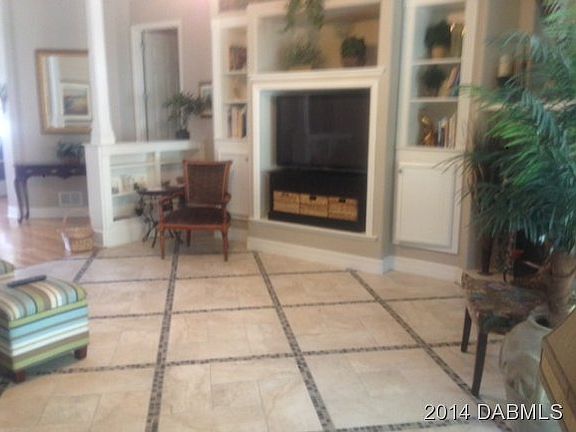 4th image of 2132 Villa Way