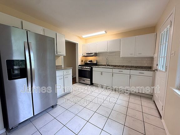 4th image of 8517 W 87th Pl