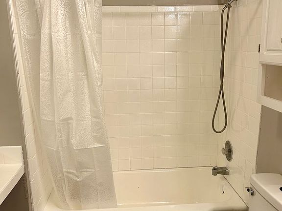 5th image of 311 E Washington St APT 3