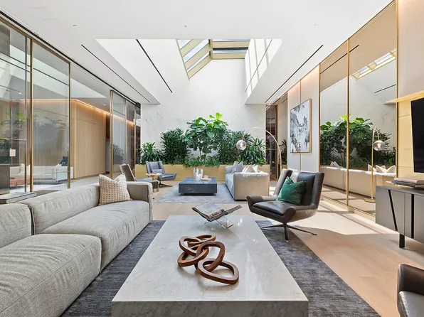 500 West 45th Street image 13 of 17