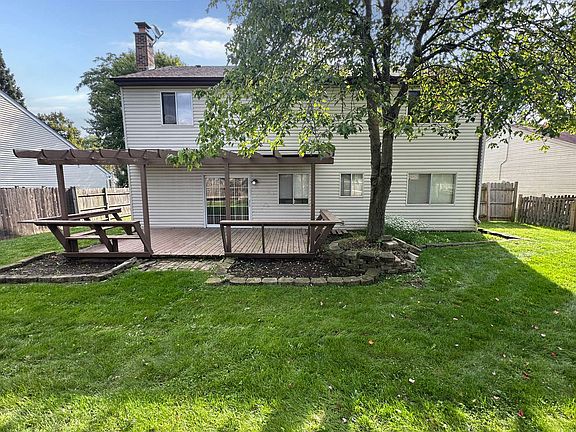 2nd image of 208 Autumn Ln