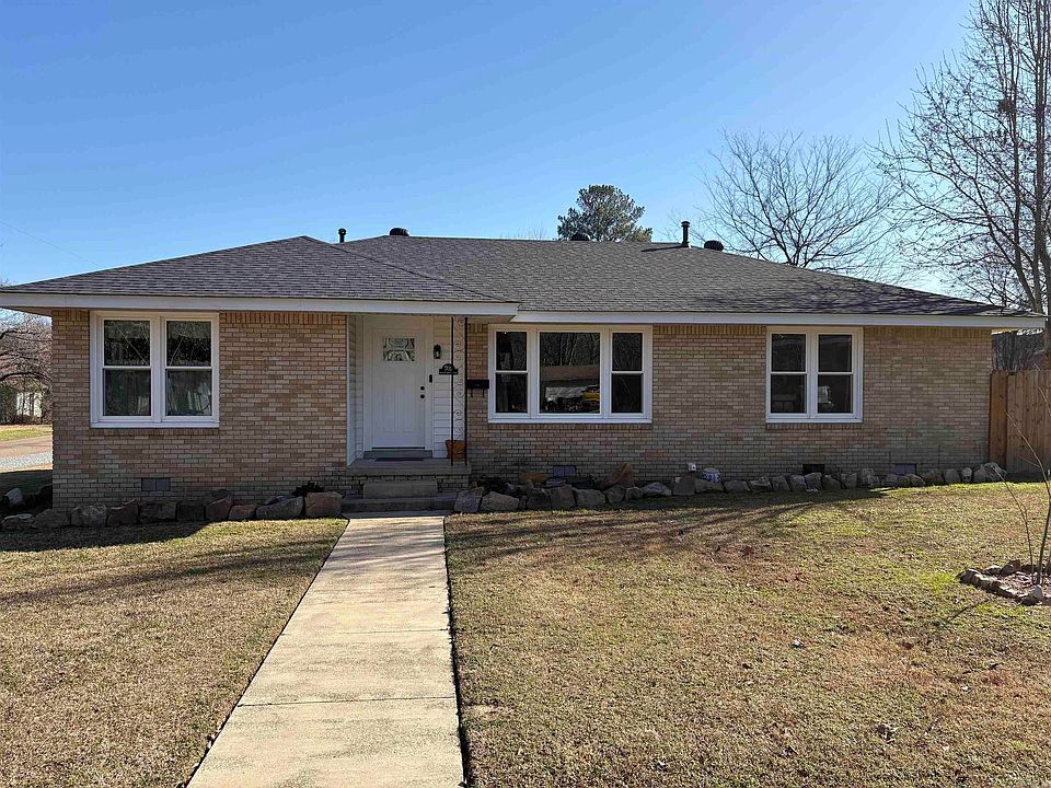 1st image of 702 S 13th St