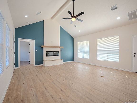 3rd image of 1246 DESIREE ST