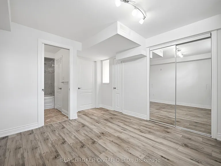 3277 Paul Henderson Dr — Photo 33