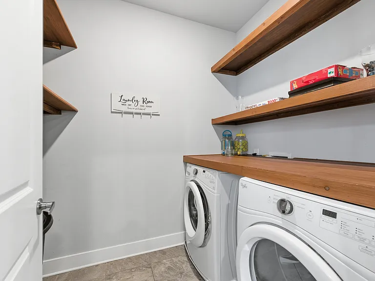 4762 Sampson Ct — Photo 45