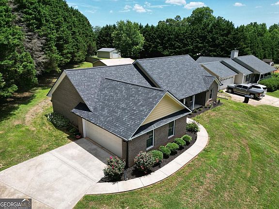 2nd image of 75 Eastgate Dr