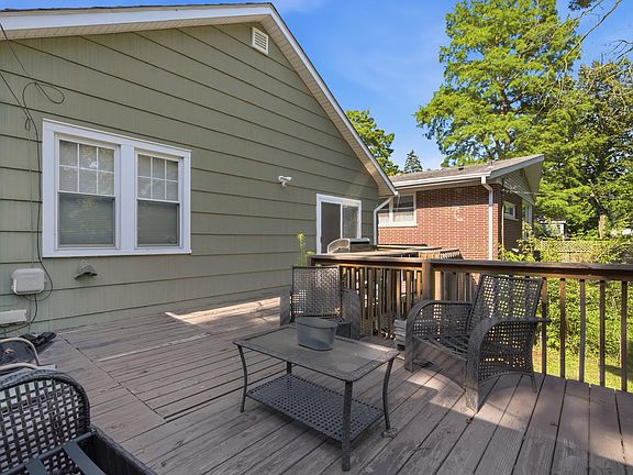 4th image of 7419 Maple Ave