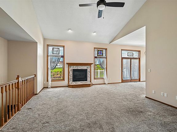 4th image of 2060 Litchfield Dr