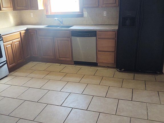 2nd image of 319 Randolph St