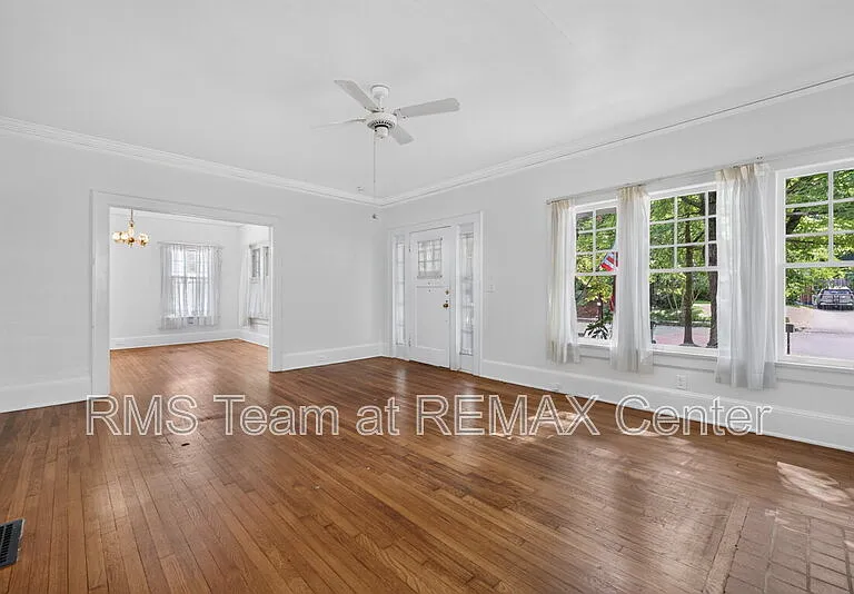 582 Clifton Rd NE — Photo 9