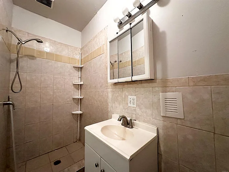 103 Catherine St #2 — Photo 26