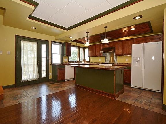 3rd image of 319 Prestley Rd